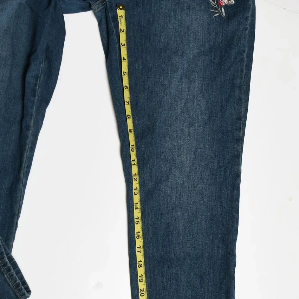Liz Claiborne Embroidered Jeans Tapered Leg Cotton Blend Women's Size 14 - Picture 7 of 9